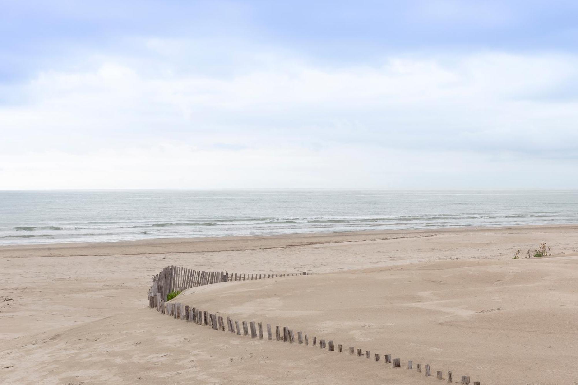 Chez Edouard 362 - Superbe Appartement En Premiere Ligne De La Plage La Grande Motte Exteriör bild